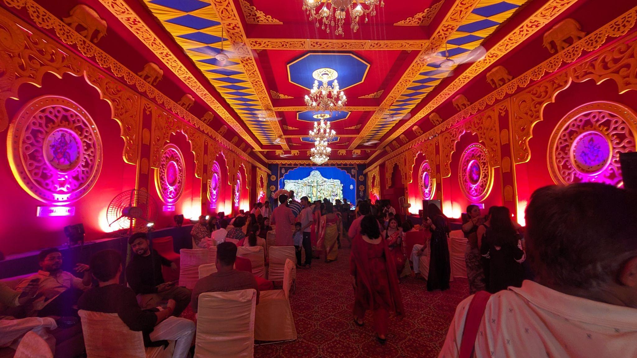 ドゥルガ・プジャの会場