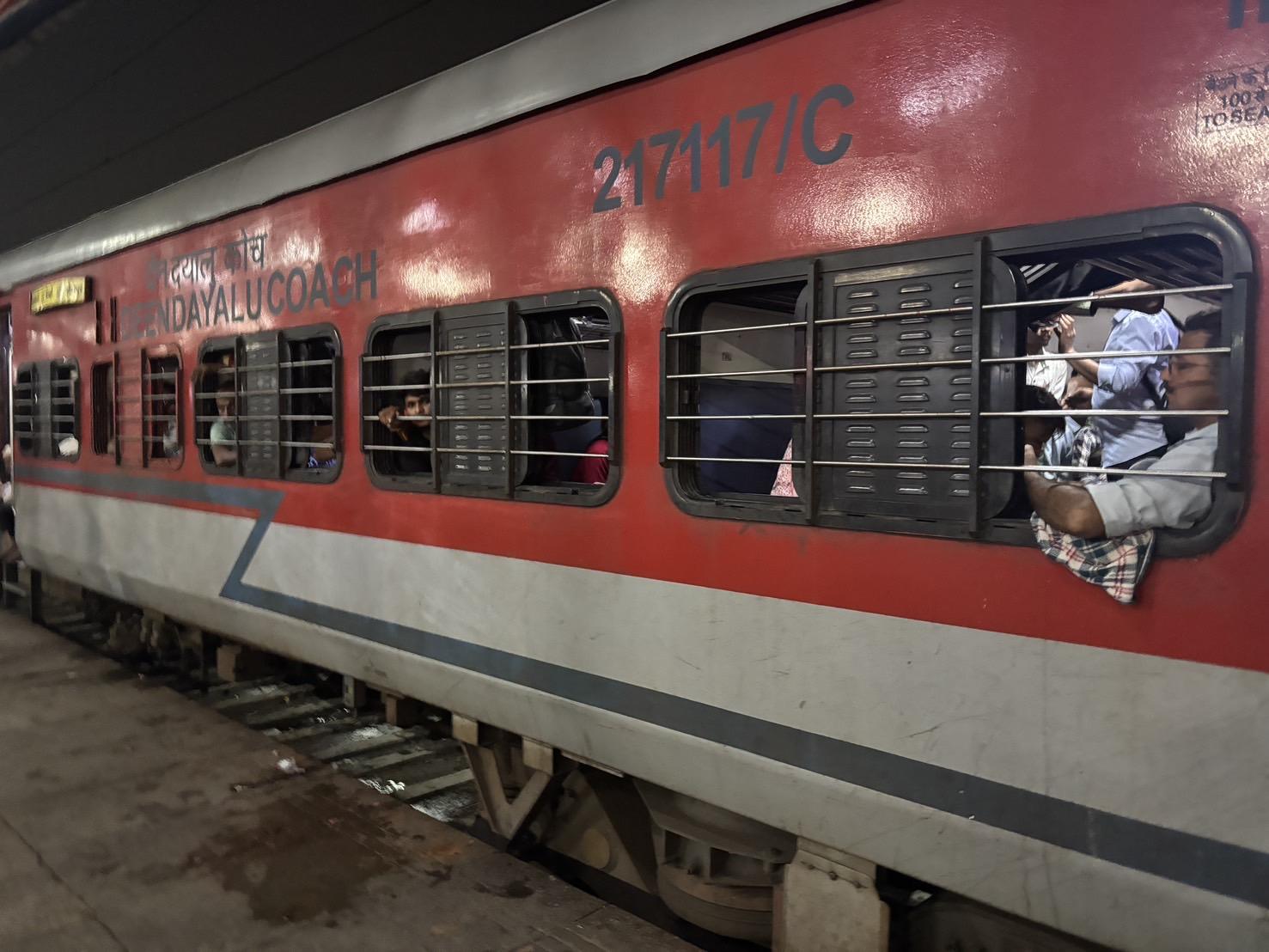 冷房なしの電車