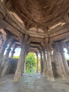 霊廟の中の様子